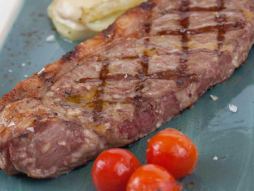 Grilled entrecôte two-year-old beef