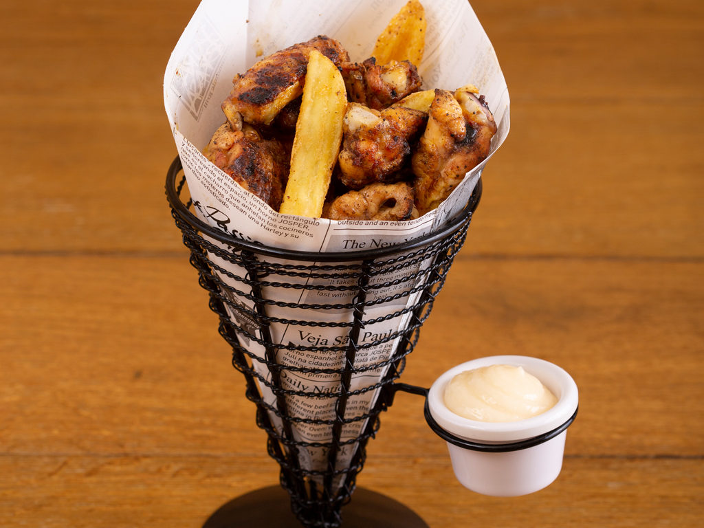 Chicken wings with potatoes cone